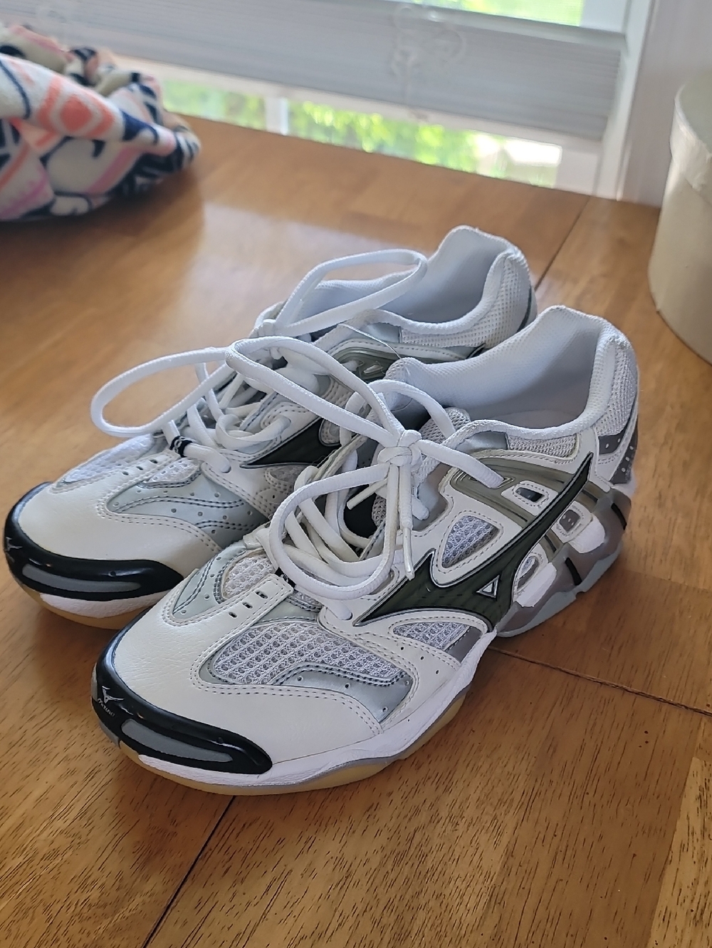 Mizuno Women's White, Black & Gray Athletic Volleyball Shoes